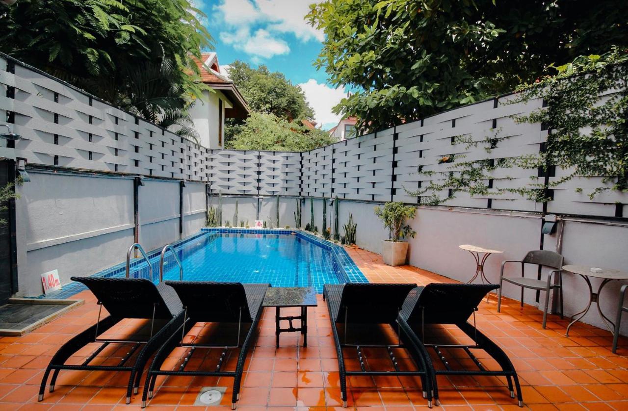 Wealth Boutique Hotel Chiang Mai Bagian luar foto