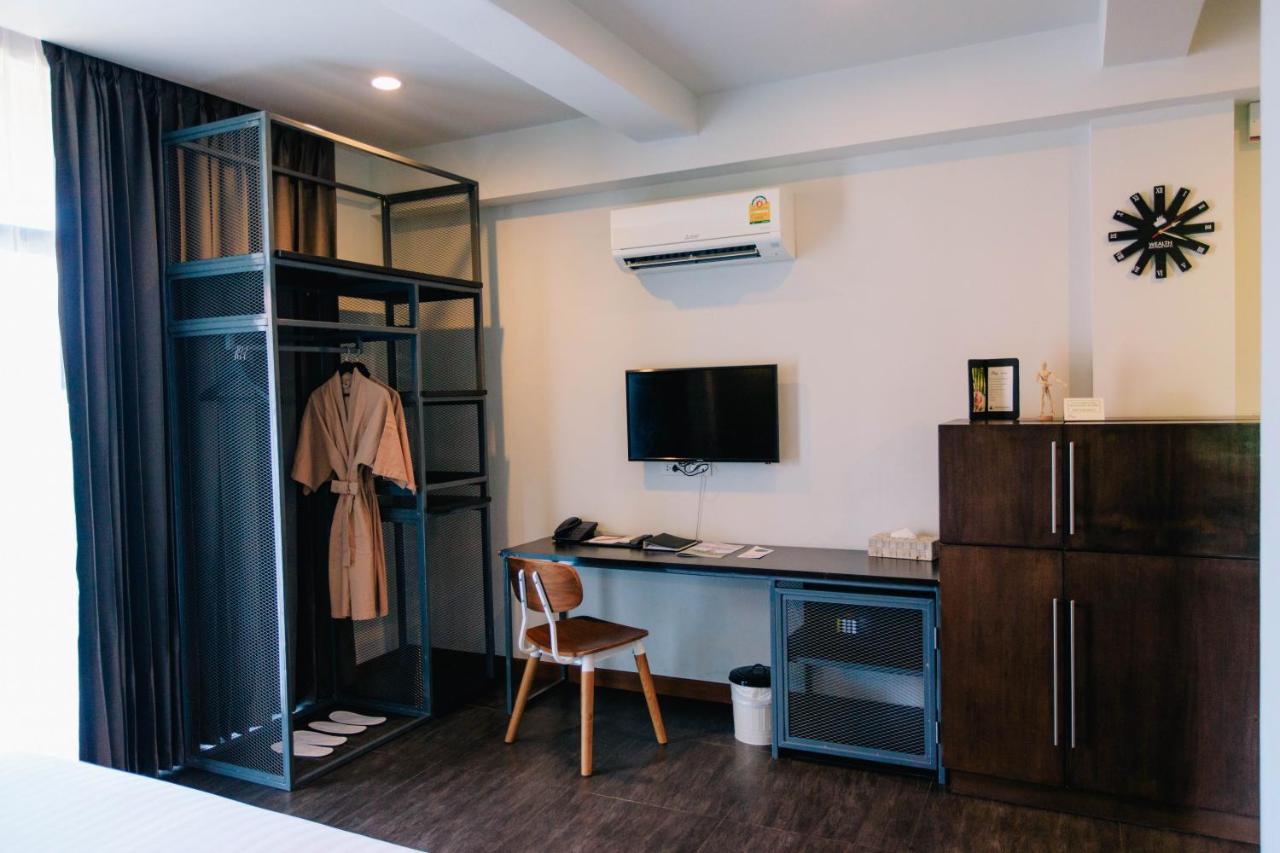 Wealth Boutique Hotel Chiang Mai Bagian luar foto