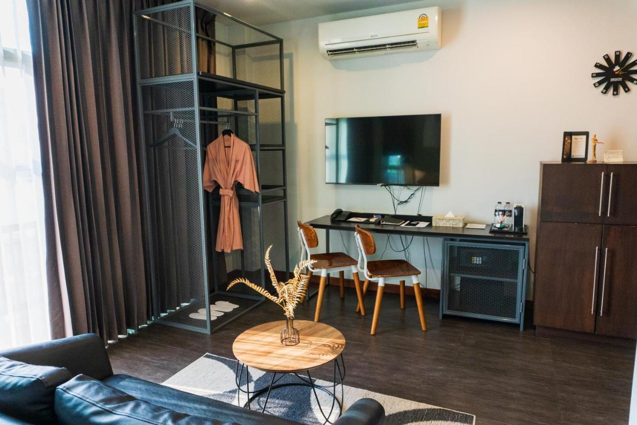 Wealth Boutique Hotel Chiang Mai Bagian luar foto