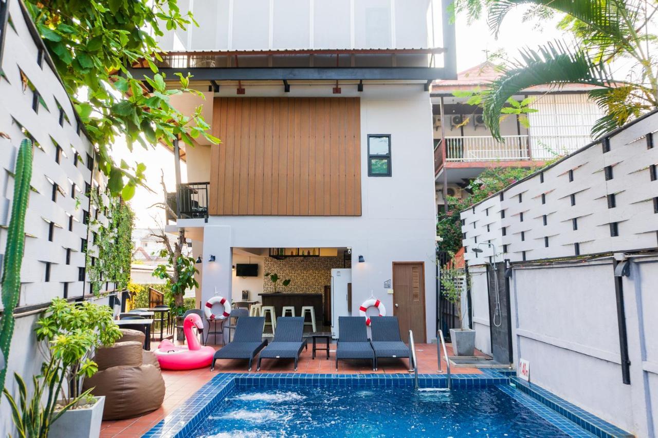 Wealth Boutique Hotel Chiang Mai Bagian luar foto