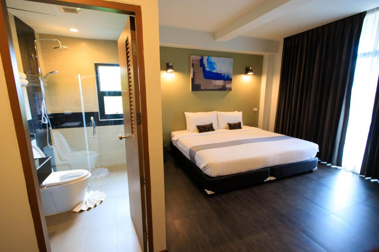 Wealth Boutique Hotel Chiang Mai Bagian luar foto